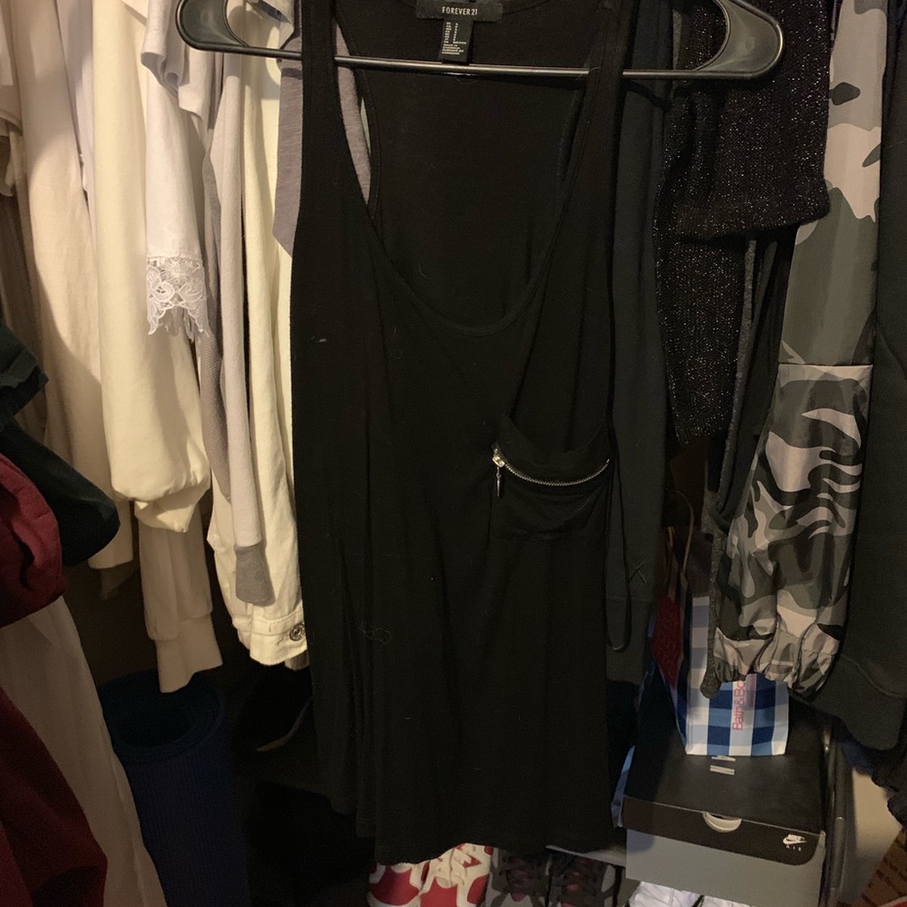 Tank top with front zipper pocket
